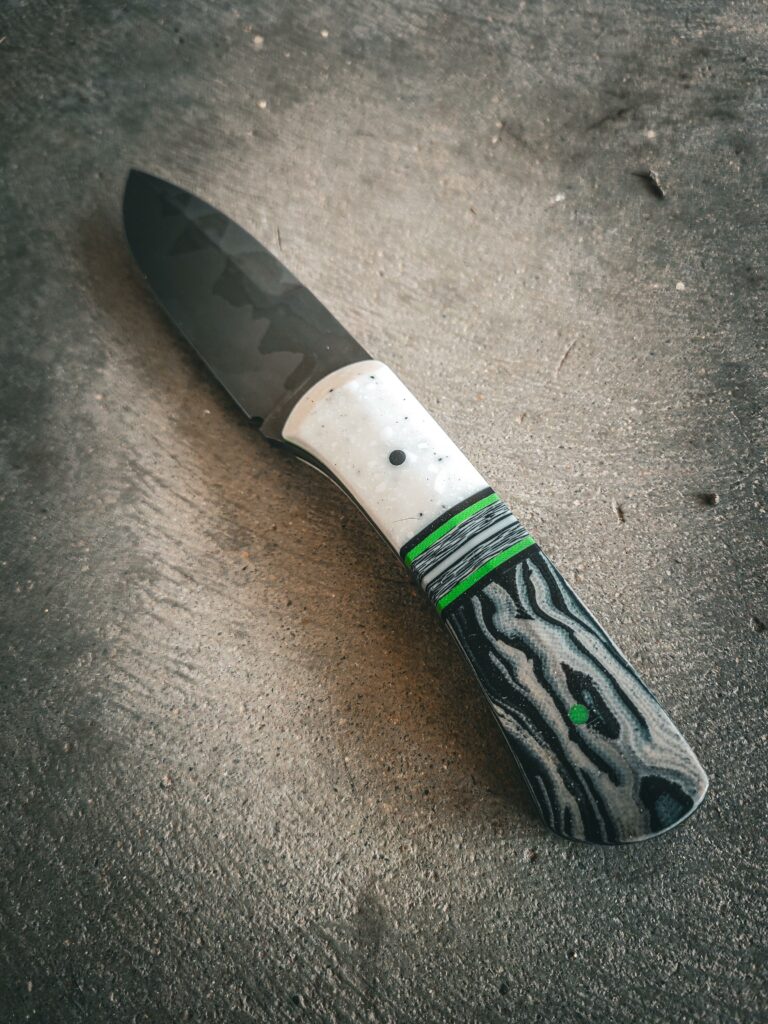 How do you guys think the handle I did came out on this little blade?