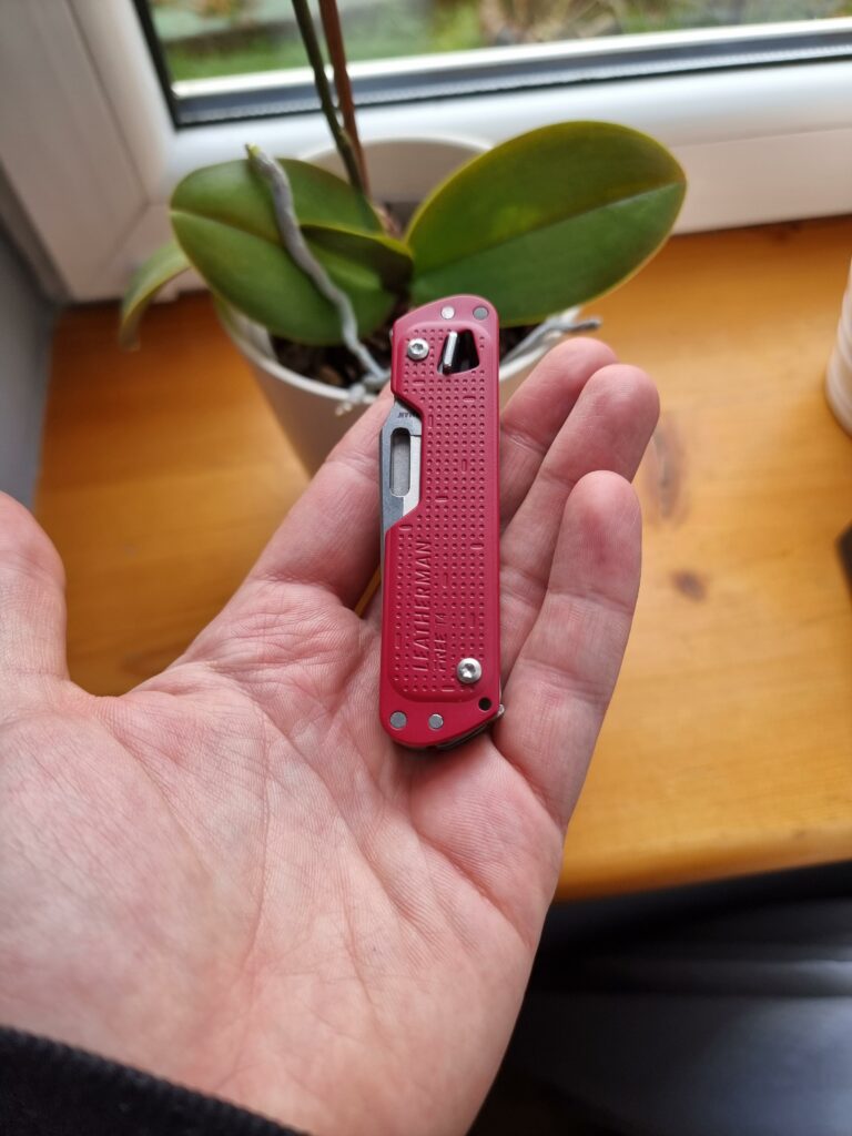 My new daily helper, better than victorinox?