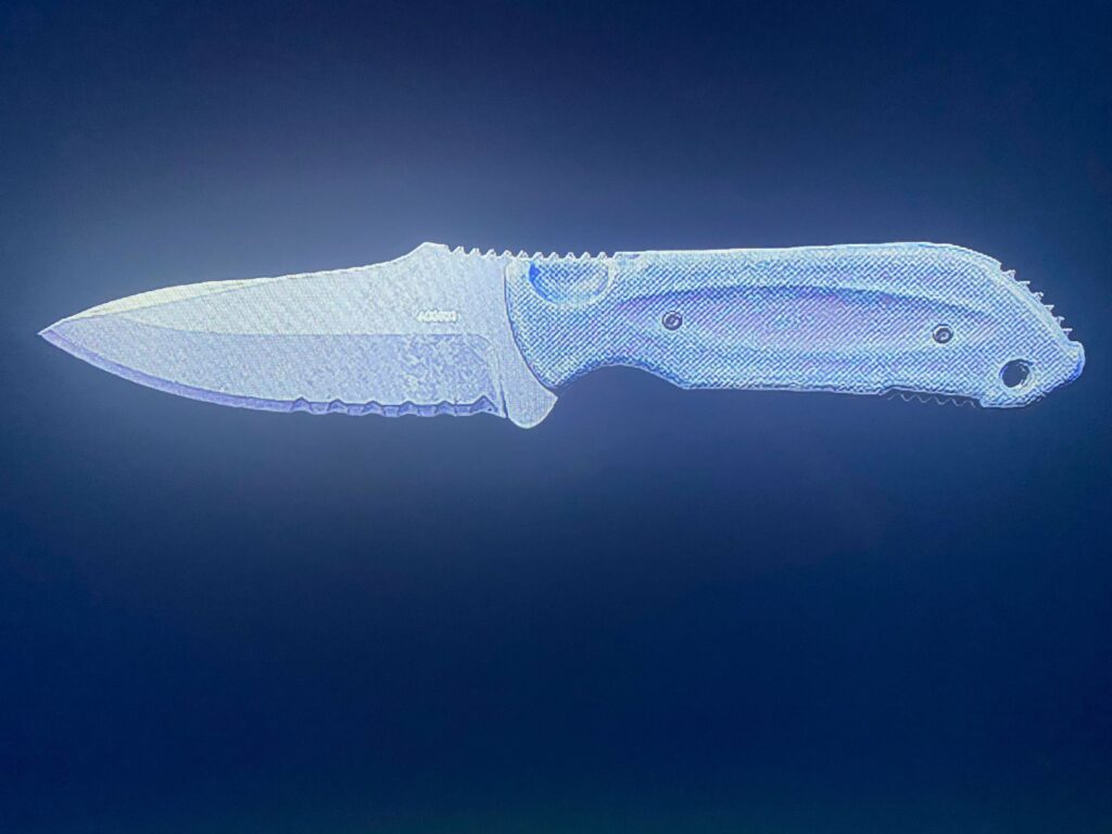 Can anyone identify this knife or maybe what it was based on.