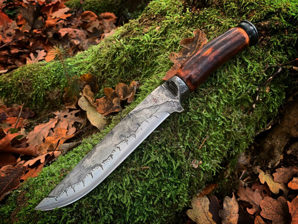 A beautiful custom Bowie made by VojkoArt. So far i have no complains.👍🏻