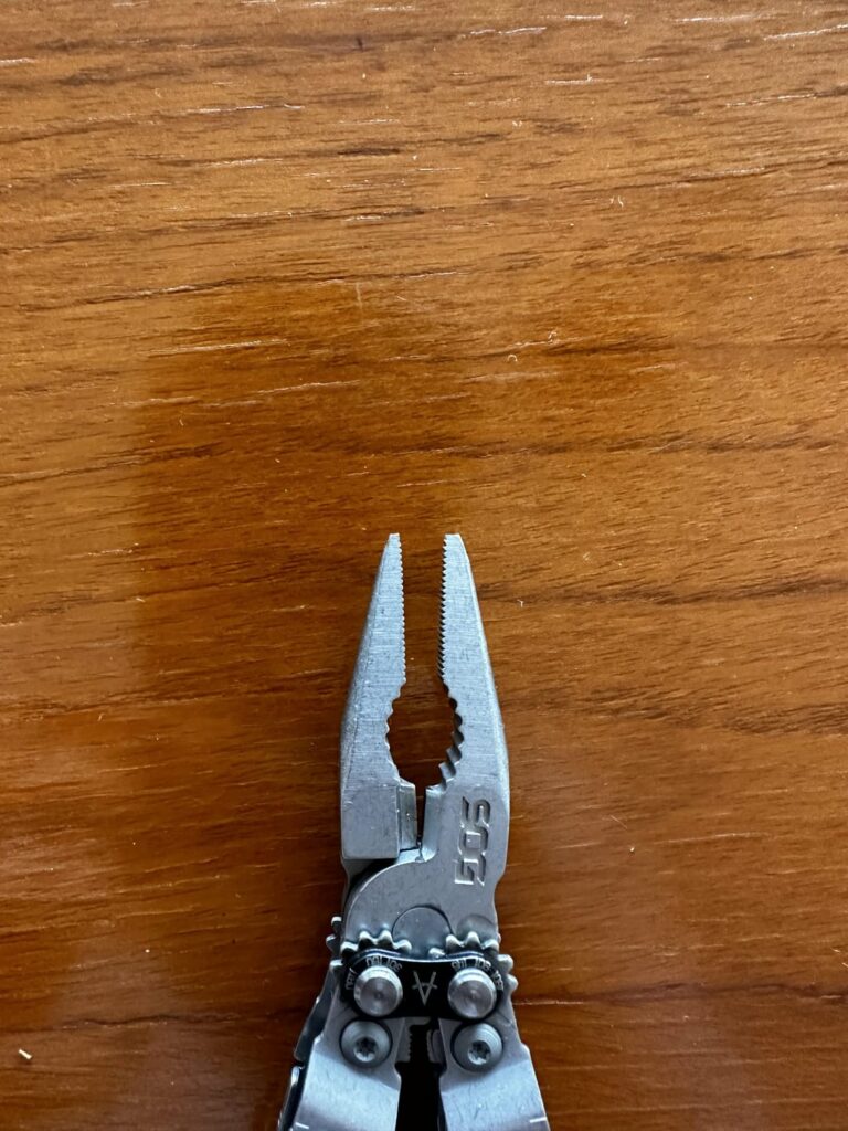 Are asymmetrical pliers on a SOG Powerpint normal? Seems like bad QA.
