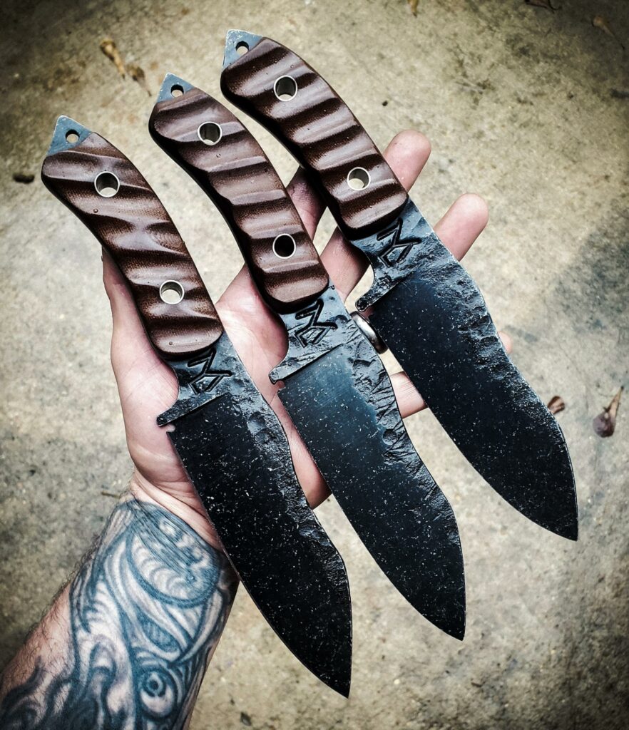 Some Camp Bowies in 80 Crv2 with Micarta, Black G10 liners and titanium pins👍
