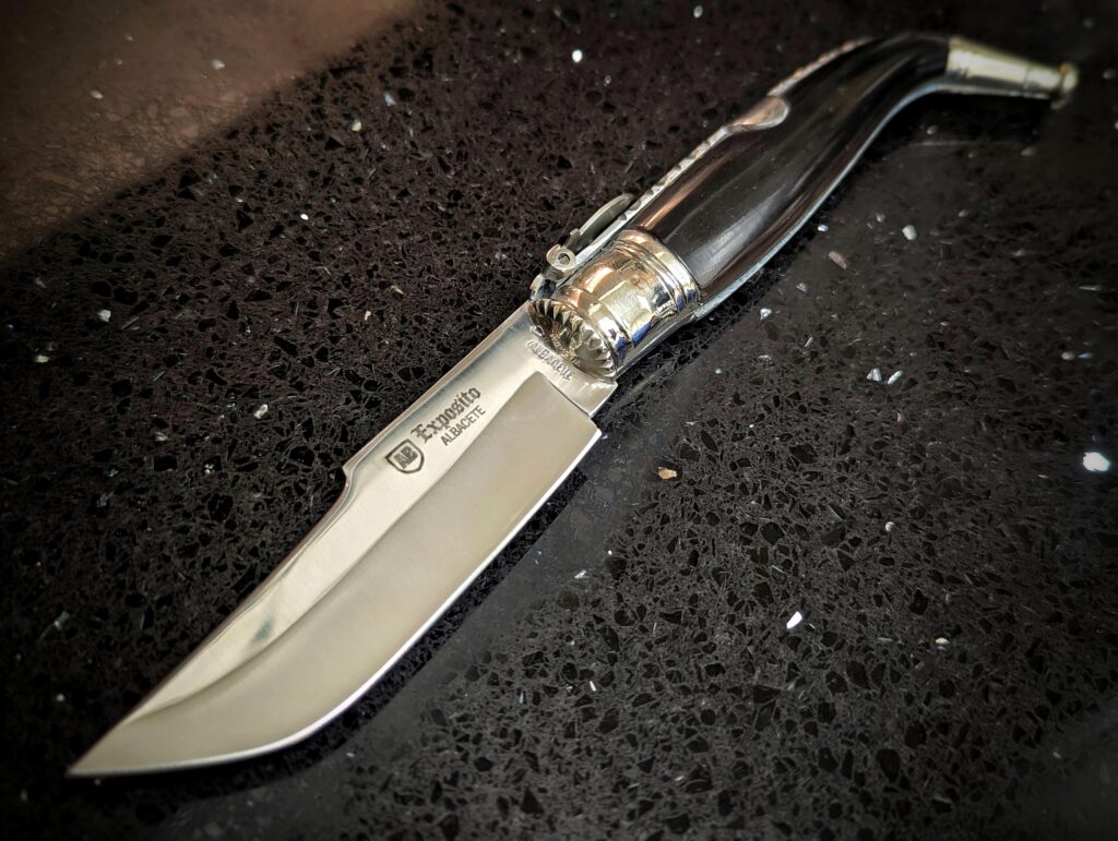 Spanish Souvenir Sunday with a handmade Navaja Albacete Carraca by Exposito [4080x3072]