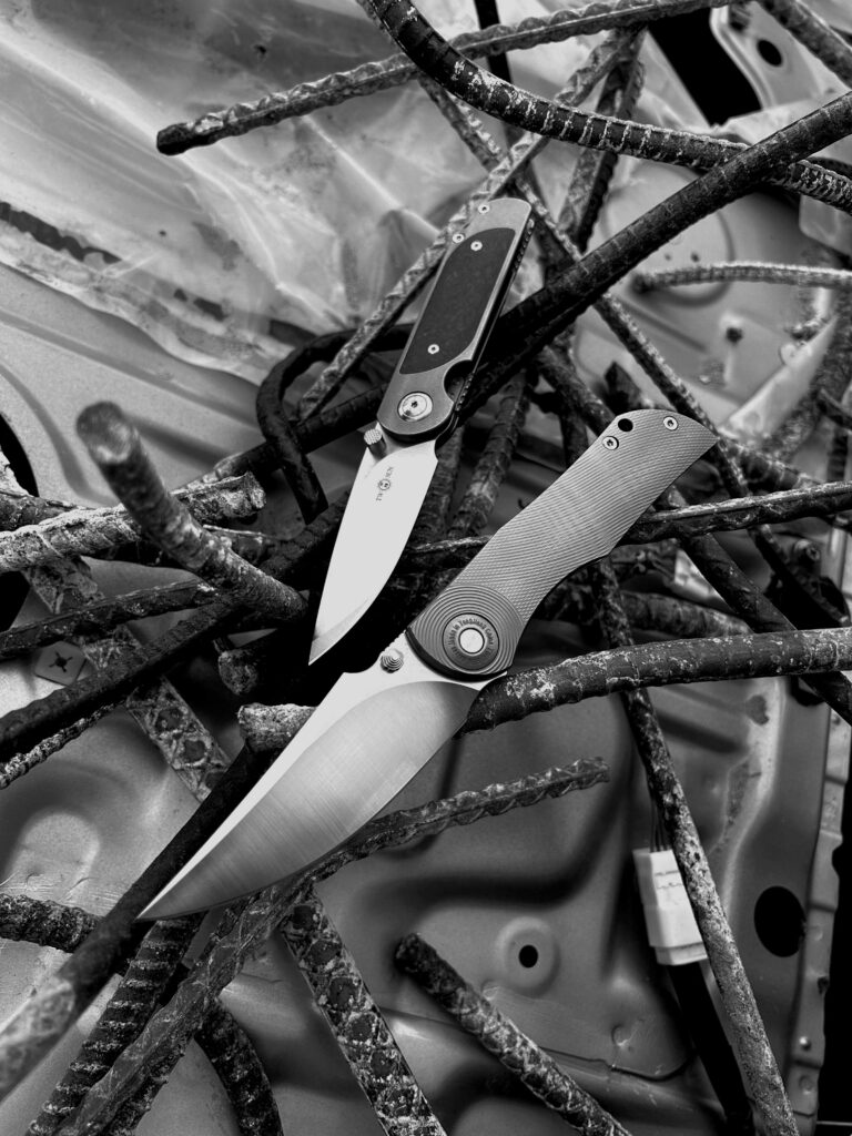 A couple great TwoSuns, the TS216 and TS269. The 269 has incredible fit and finish… feels like a much more expensive knife.