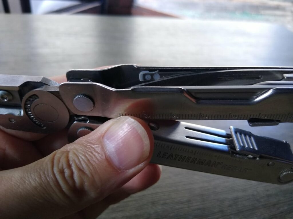 Leatherman Rebar + Vic tweezers
