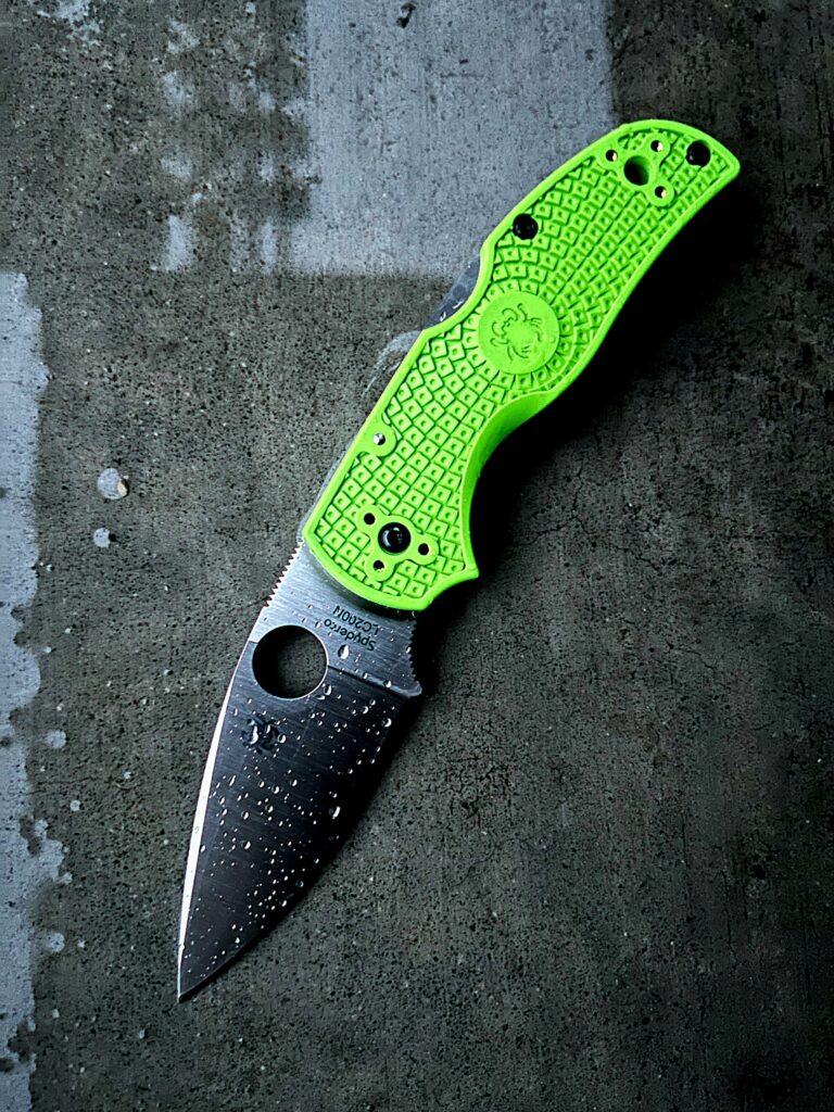 I love carrying the Native 5 Salt when it’s stormy out. Knowing that it can’t rust really feels great.