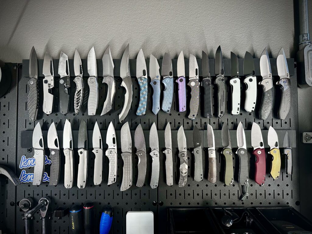Added these knives to the collection so far in 2023. Thank you January for your bountiful harvest.