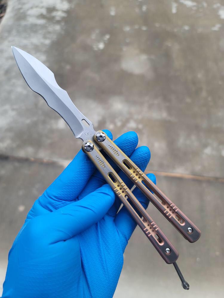 NKD: My second custom design grail project is complete! Pleasure collaborating with GP_Blades once again. Handle design inspired by the Medusa, with “sunset” fade ano and polished bead blasted flats.