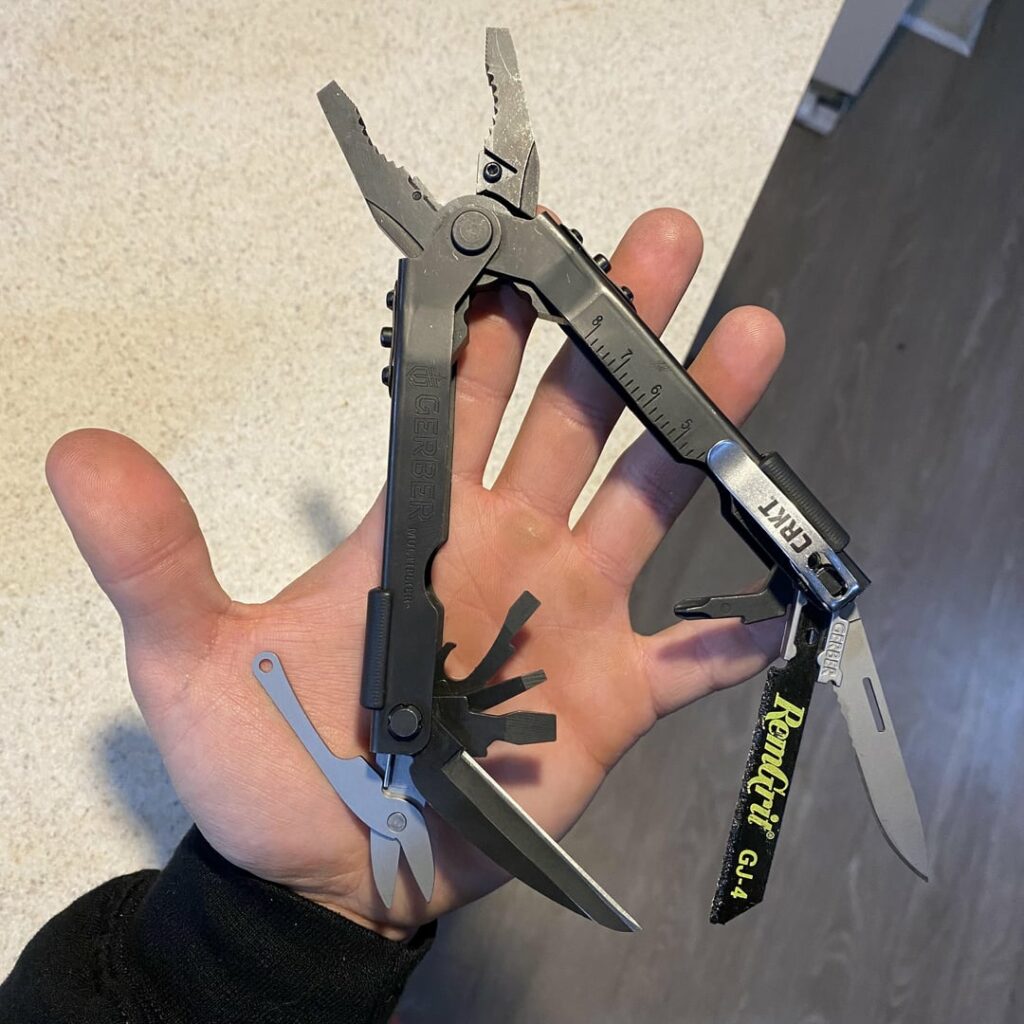 Took some tools from a donor to throw in my favorite Gerber. Had a spare Vic tweezer laying around to throw into the surge as well.
