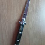 Grandpas old stiletto. I'm having trouble with the closing mechanasim. It gets stuck a bit