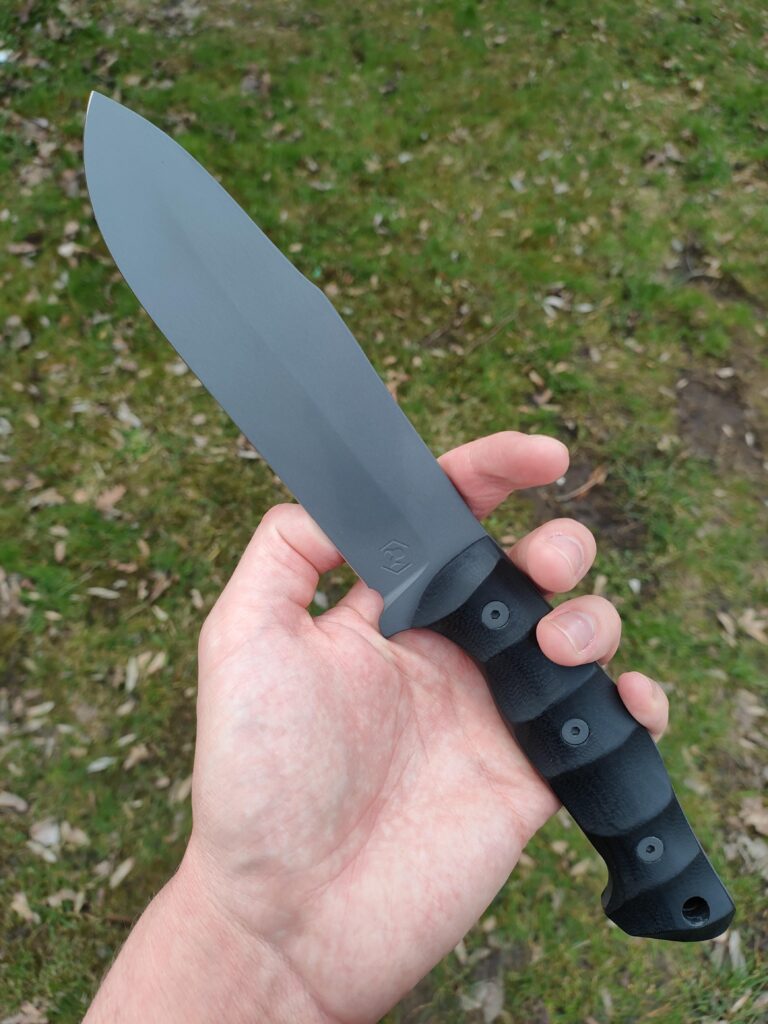 SHARK - big blade made of 80CrV2 high carbon steel in cerakote coating with black G10 handle