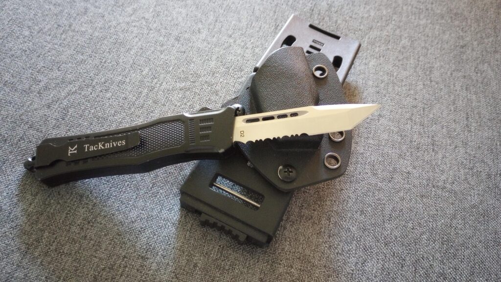 Half Serrated Saturday Night Knife Fight