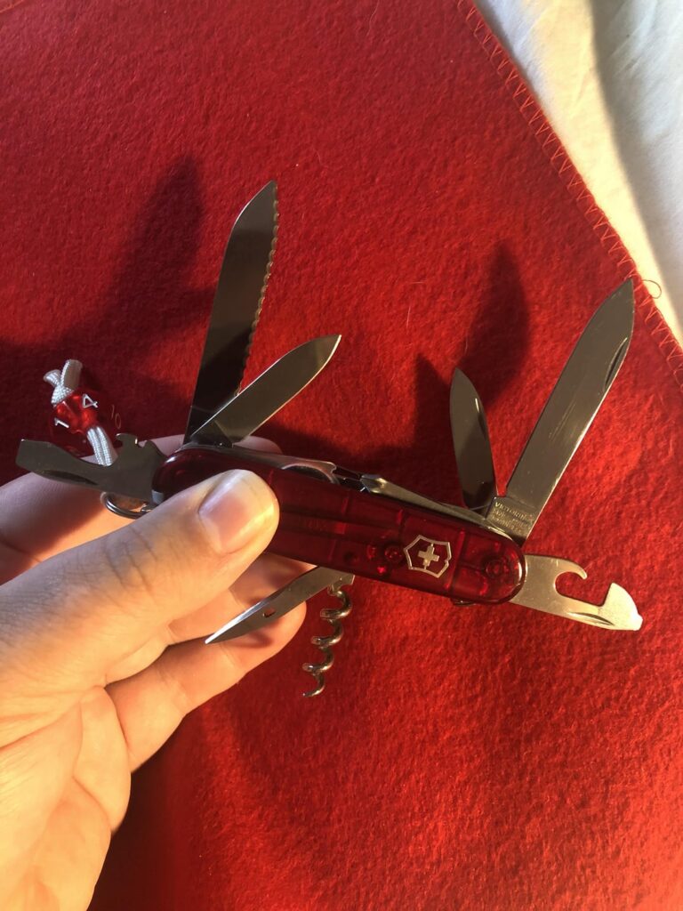 Looks like a Vic congress style knife, I didnt make it, just thought the idea was neat.