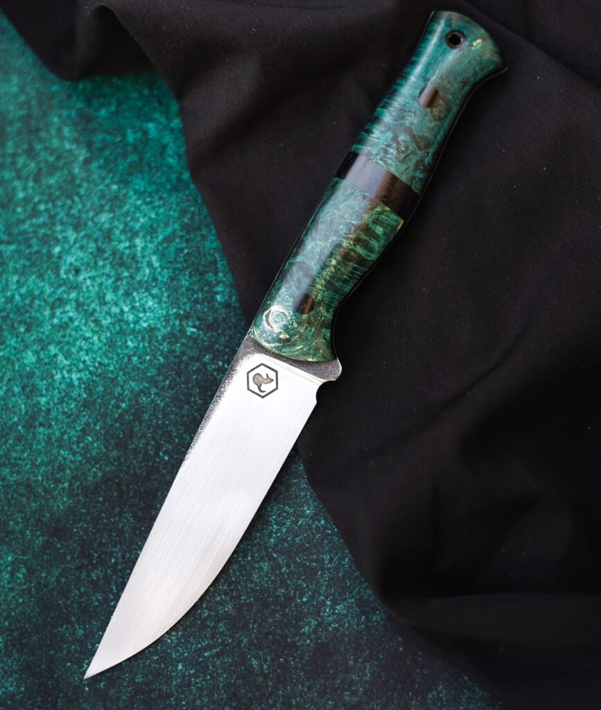 N690, stabilised wood burl