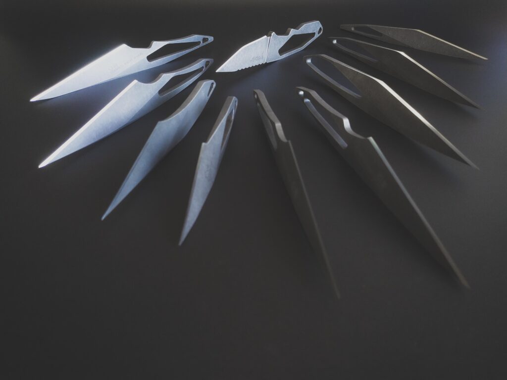 A skeleton knife and some of kiridashi [4000x3000] [OC]
