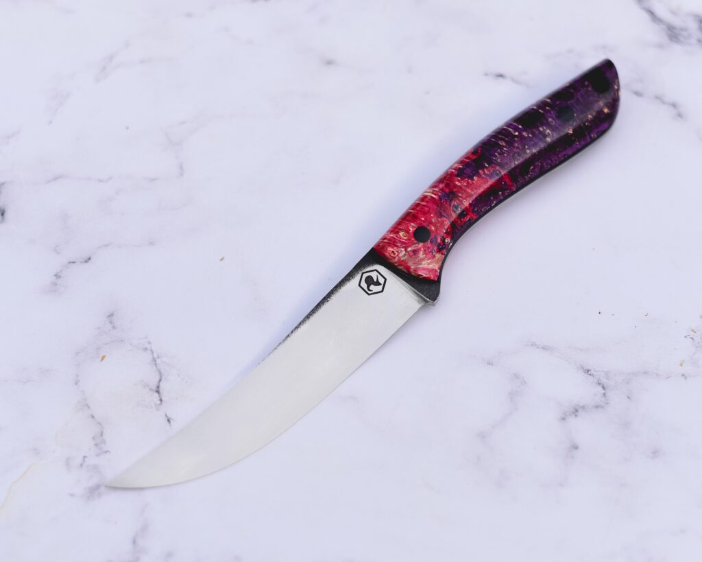 FENEK-stainless steel N690, hand satin and stabilised wood burl