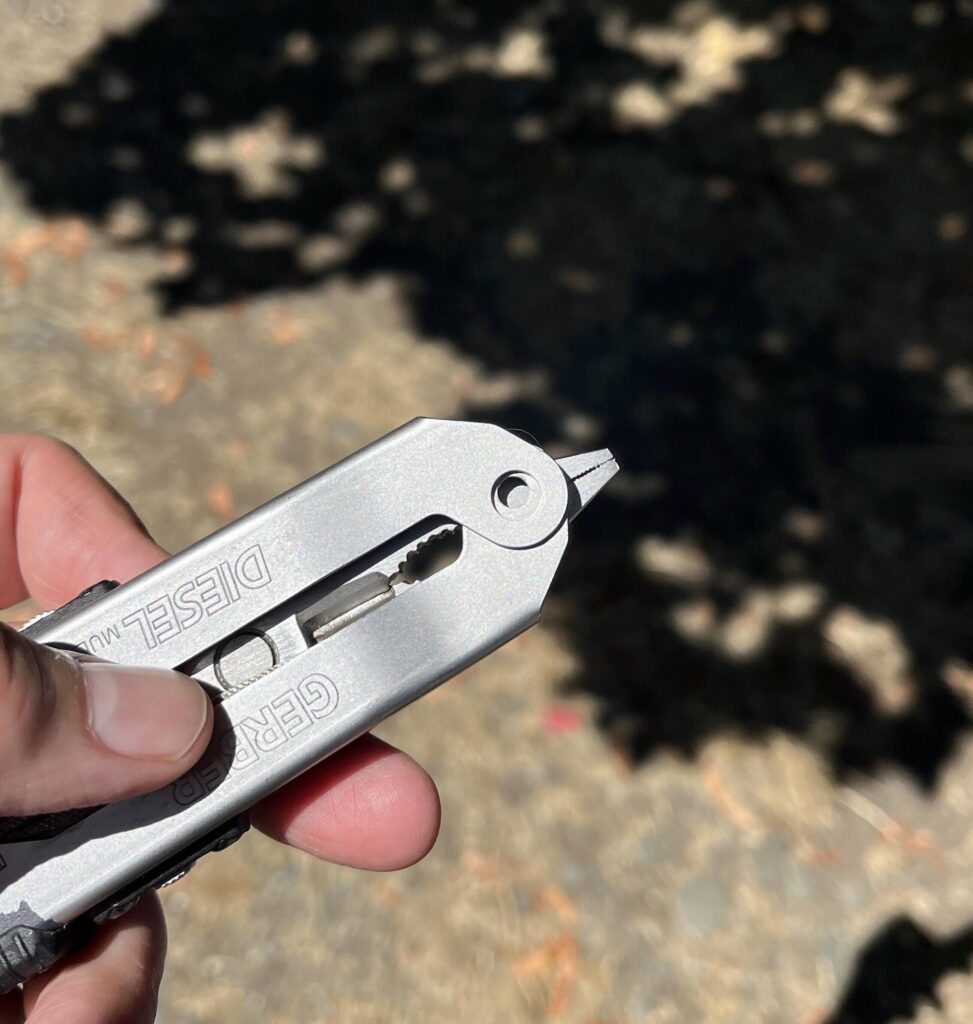 Anyone know if it’s possible to find replacement bits for this? Both sides needed.