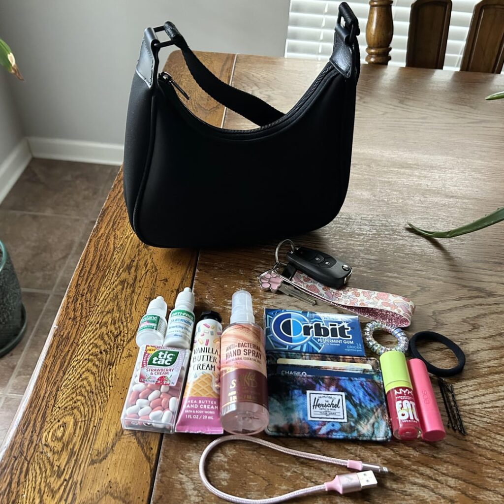 My everyday purse. Neoprene bag from Aerie.