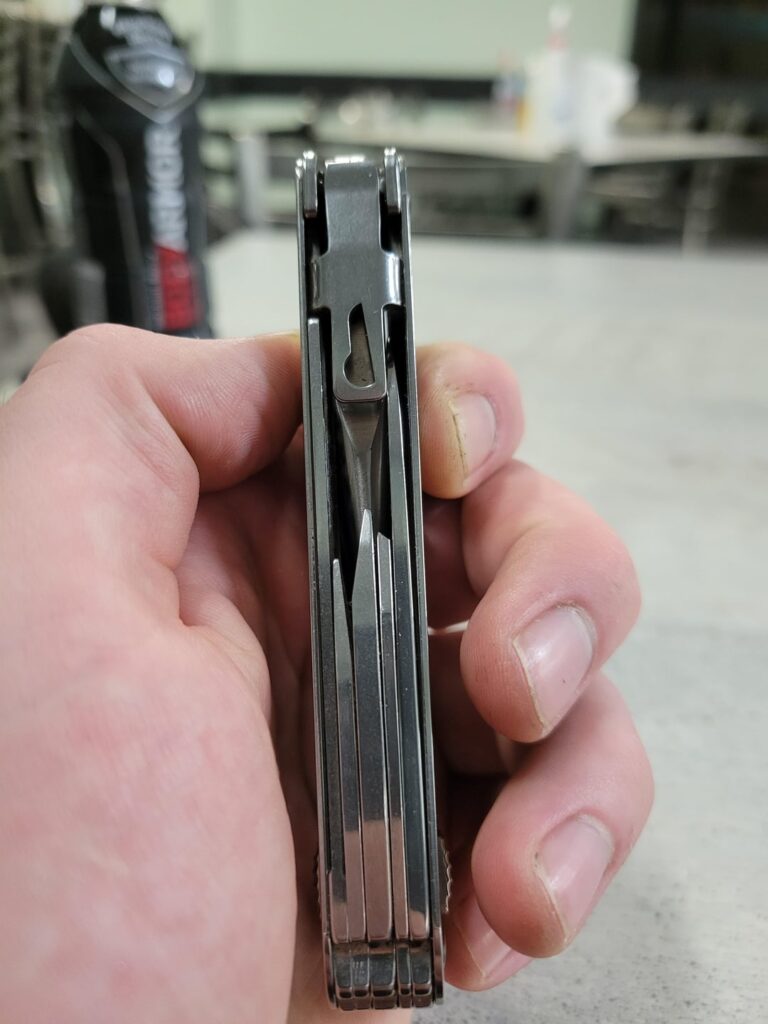 Does your Vic Spirit have blade rub? Pictures