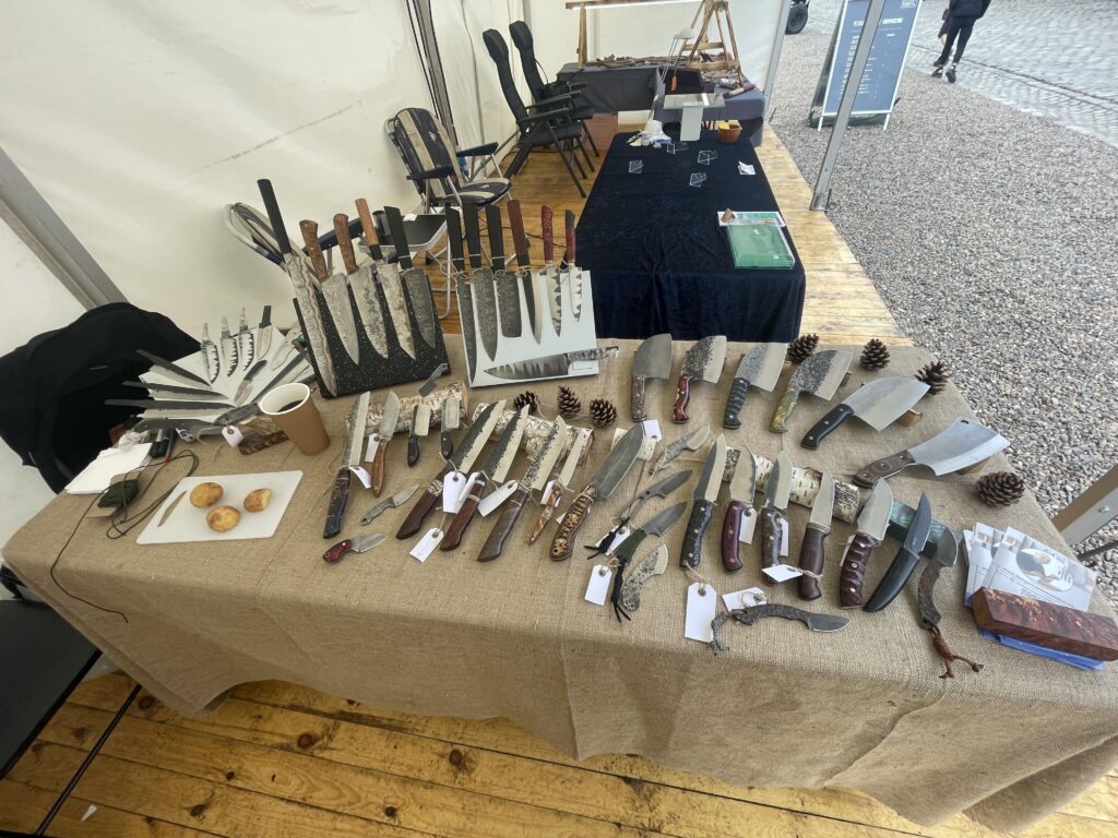 How do you like my table?