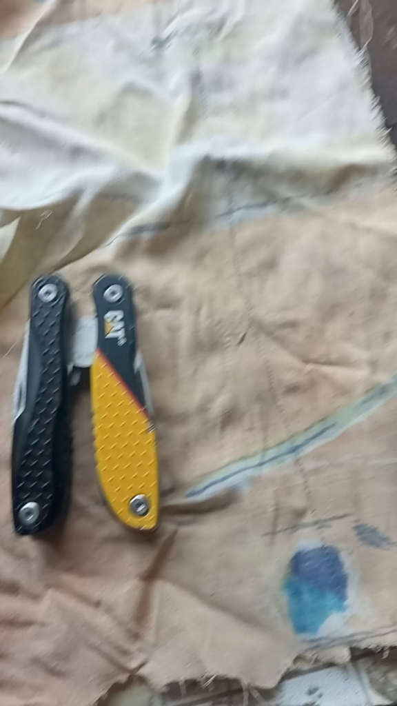 My Caterpillar multitool broke after only 2 months. Sorry for my bad English