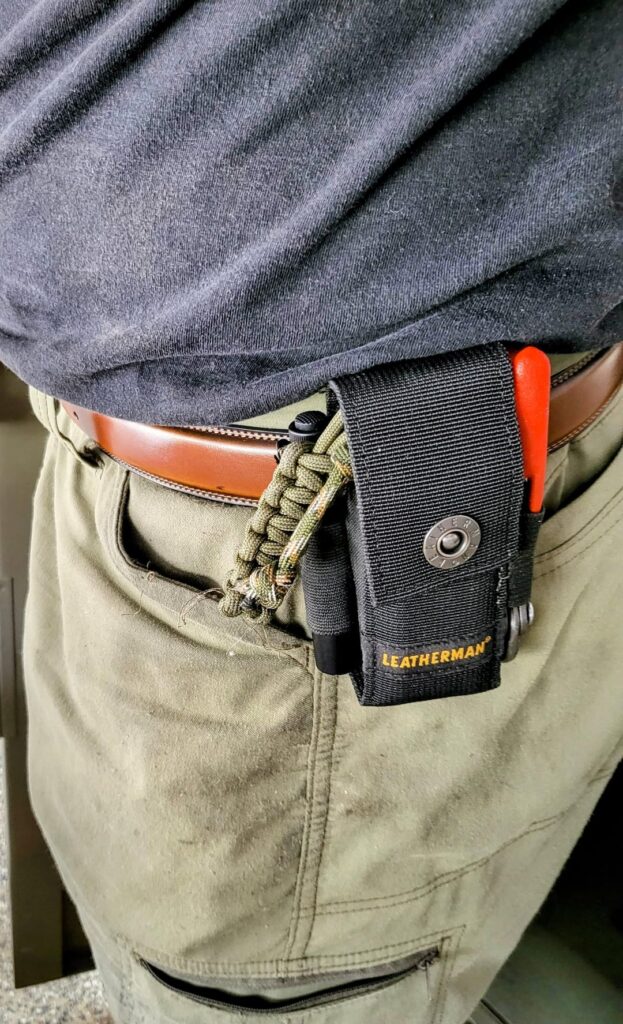 I modified my Leatherman belt pouch to hold a pair of Knipex Cobras