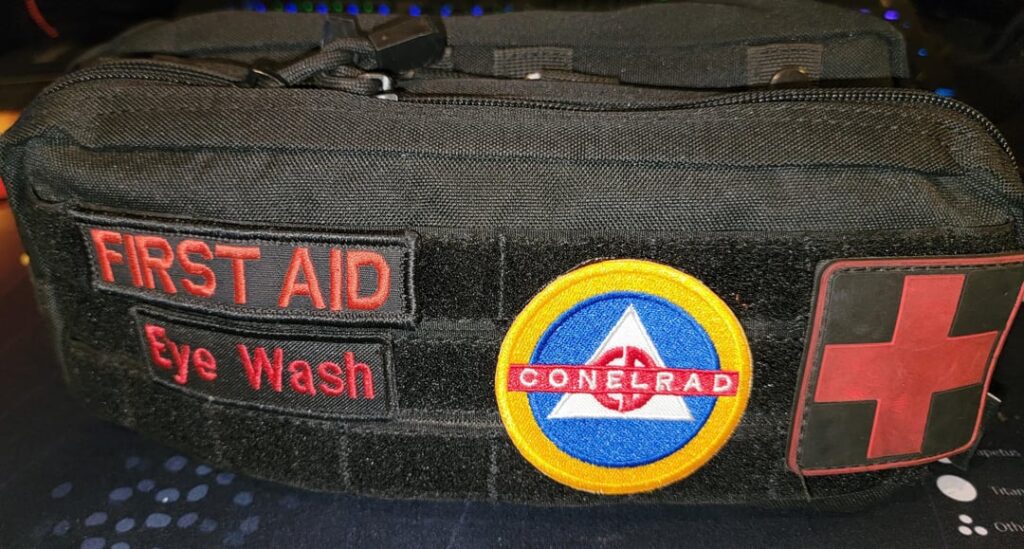 Emergency eye wash bag
