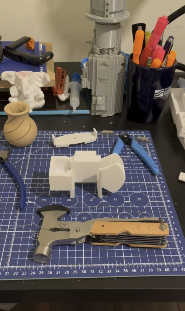 I 3D printed a belt holster for my axe multi tool