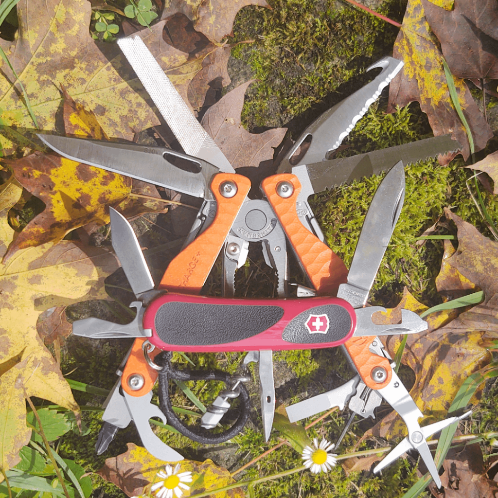 Switching to my Autumn carry: Victorinox EvoGrip S101 & pumpkin-flavored Leatherman Charge + G10