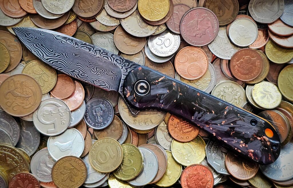 CIVIVI Elementum Damascus with Carbon Flake and Copper Scales (4000 x 2567px)