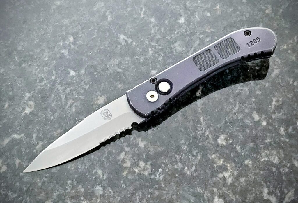 Dalton Guardian Angel auto, serrated with swedge, from 1997 (3665 x 2492px)