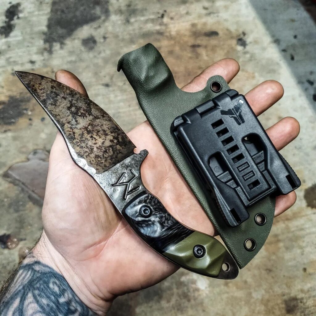 80crv2 , Apocalyptic finish, OD green G10 and Carbon fiber 🤙