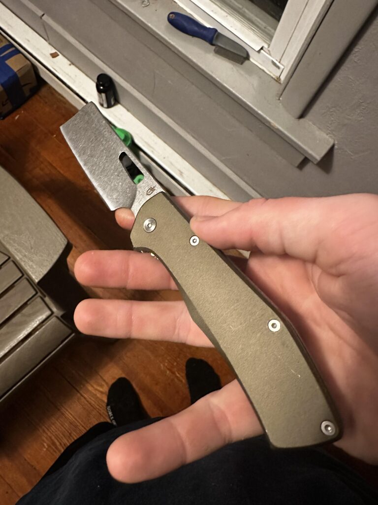 What is the use of this clever like blade