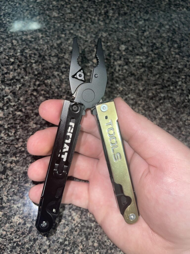 To those who got a Goat Tool, has anyone had trouble removing the screws to add scales?
