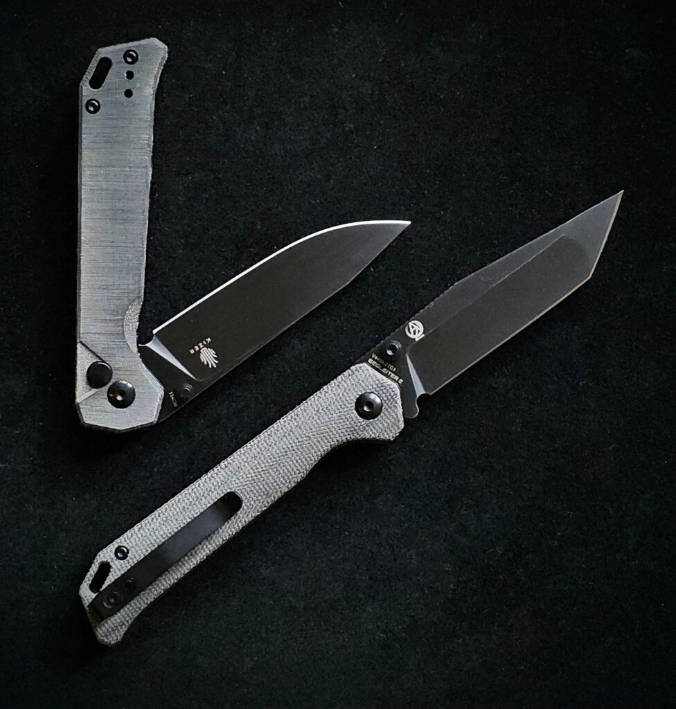 2x Kizer Begleiter 2 in Black Micarta - Linen and Canvas (2859 x 3000px)
