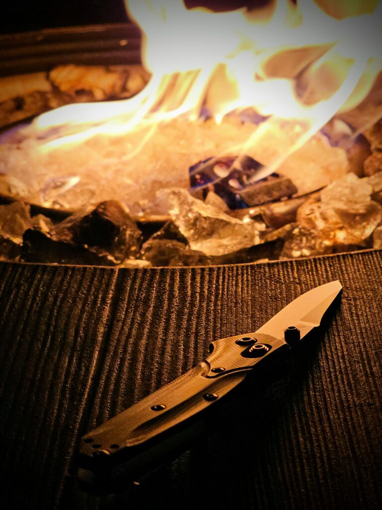 Benchmade Mini Osborne 945 warming by the fire (2633 x 3512px)