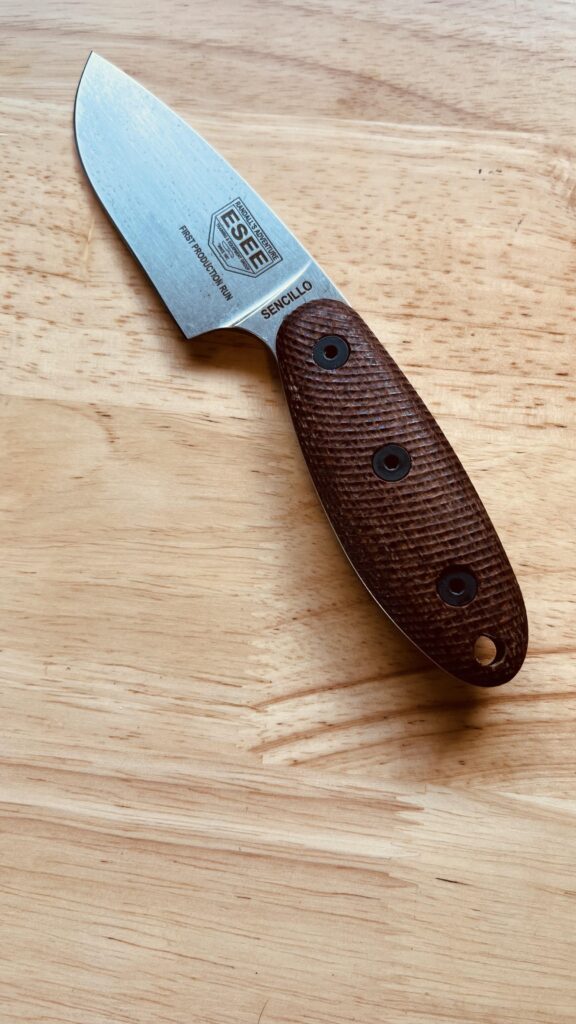 NKD Esee Sencillo