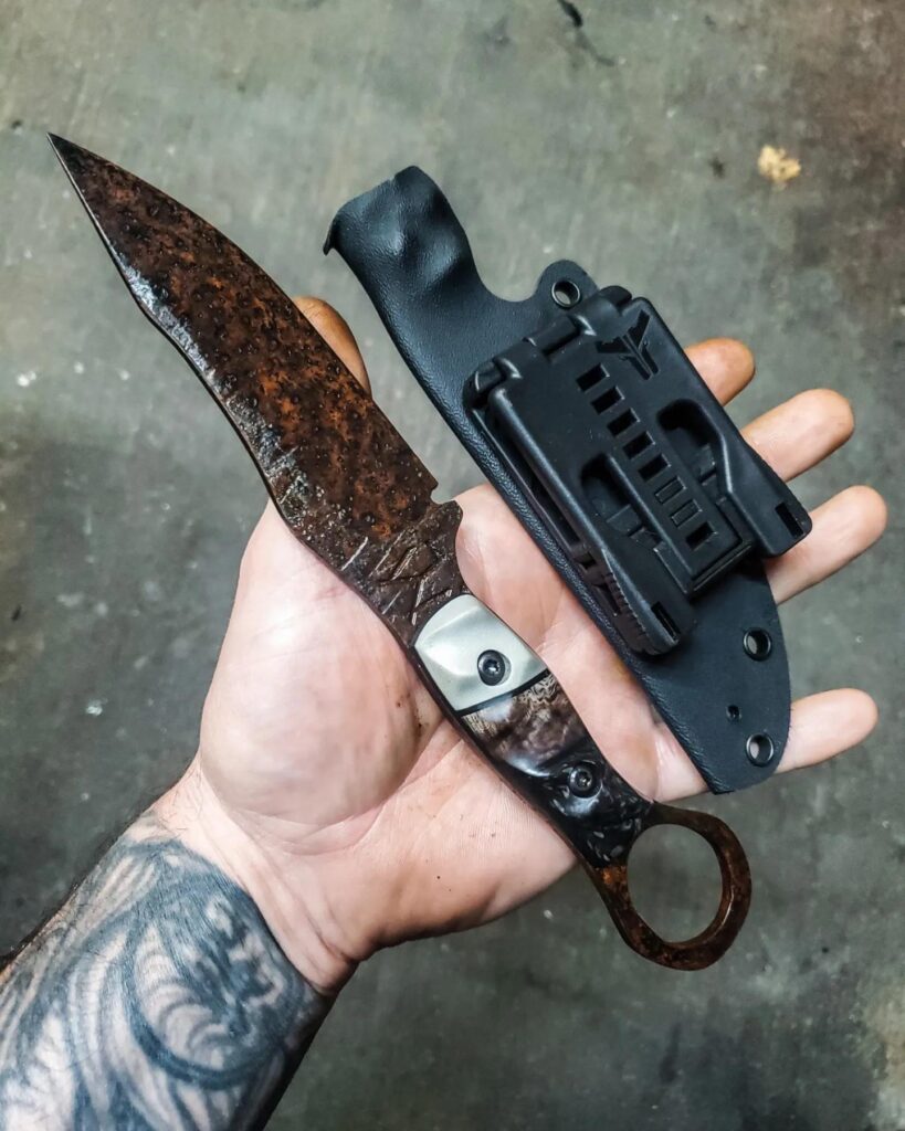 80crv2 with shipwrecked apocalyptic finish combined. Hard to capture how it looks up close very cool look 🤙 Handles apocalyptic mango with carbon fiber and grey G10 and black G10 liners.