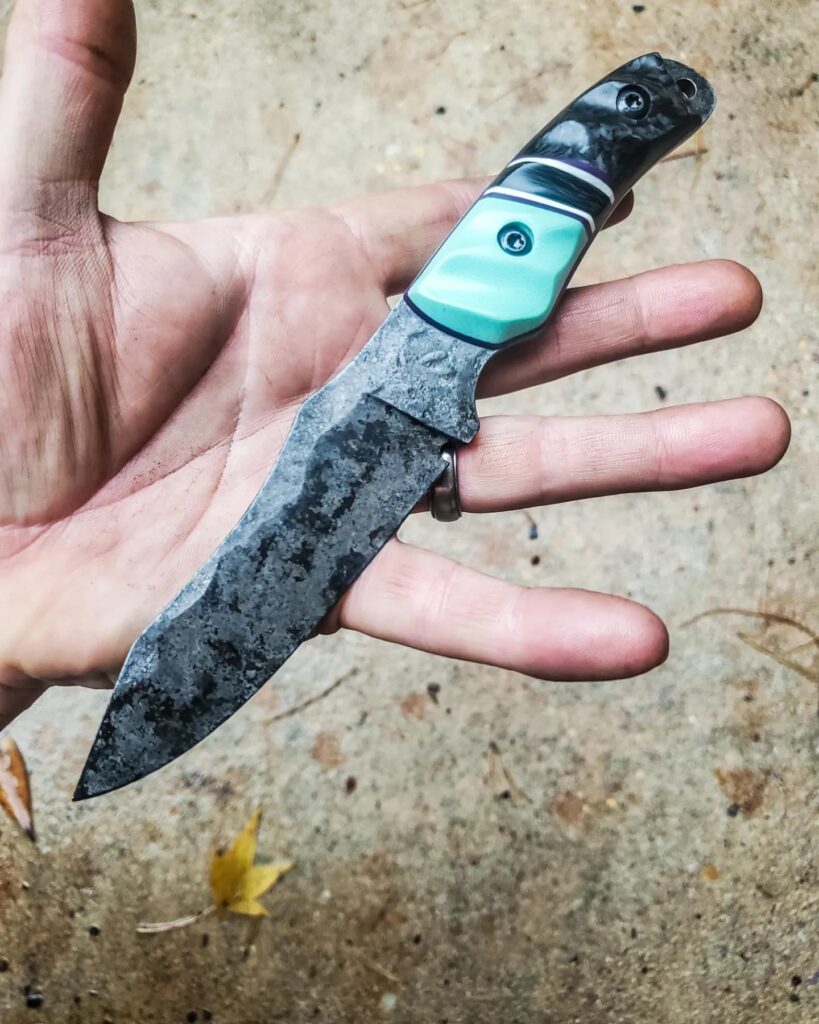 Blades 80crv2 with Tiffany blue G10/ carbon fiber handle and Royal purple liners, carbon fiber spli, Granite finish 🤙