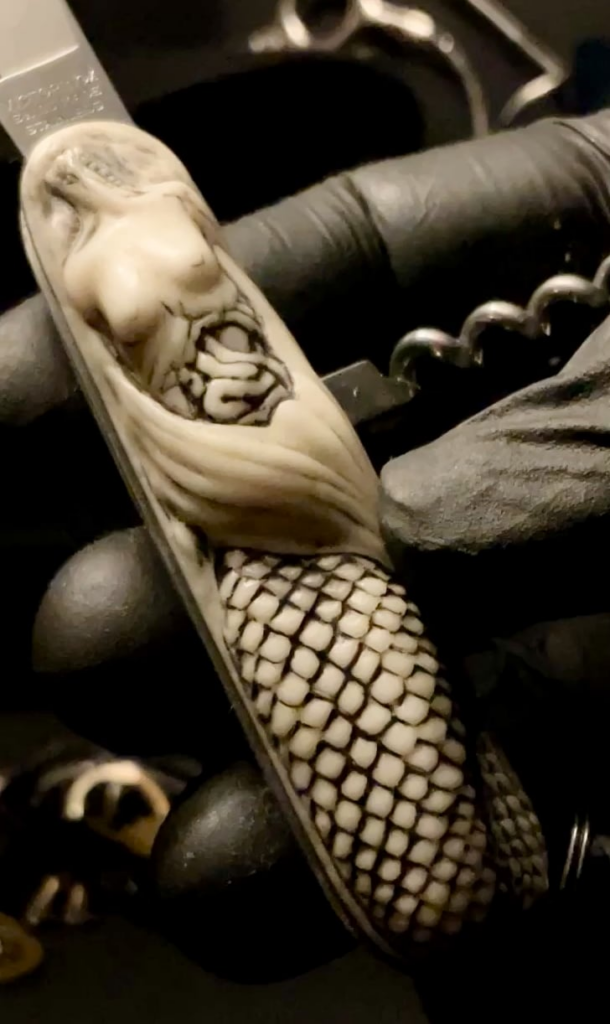 Huldra - handle carved from stabilized antler