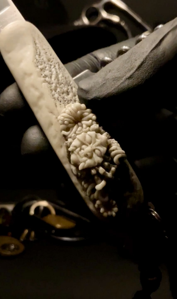 Taira clan  - handle carved from stabilized antler - victorinox Waiter
