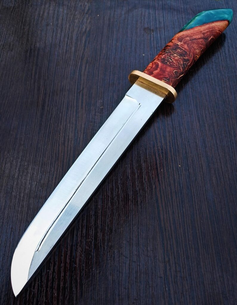 Trying myself at tantos! Tantoes? Made this one from h12mf steel and hybrid for handle.