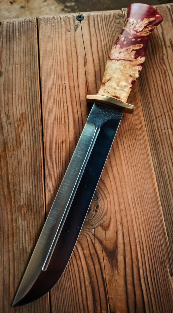 Made this little bastard today. it gives me reminiscent of mini cossacs saber. I am satisfied. Blade is 6.7 inch long, overall lenght is 11.8 inch