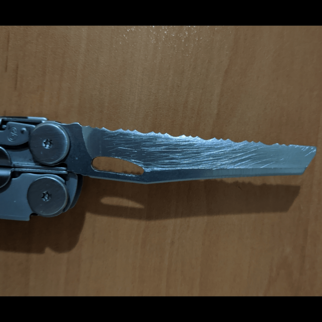 Scratches on Wave+ serrated blade