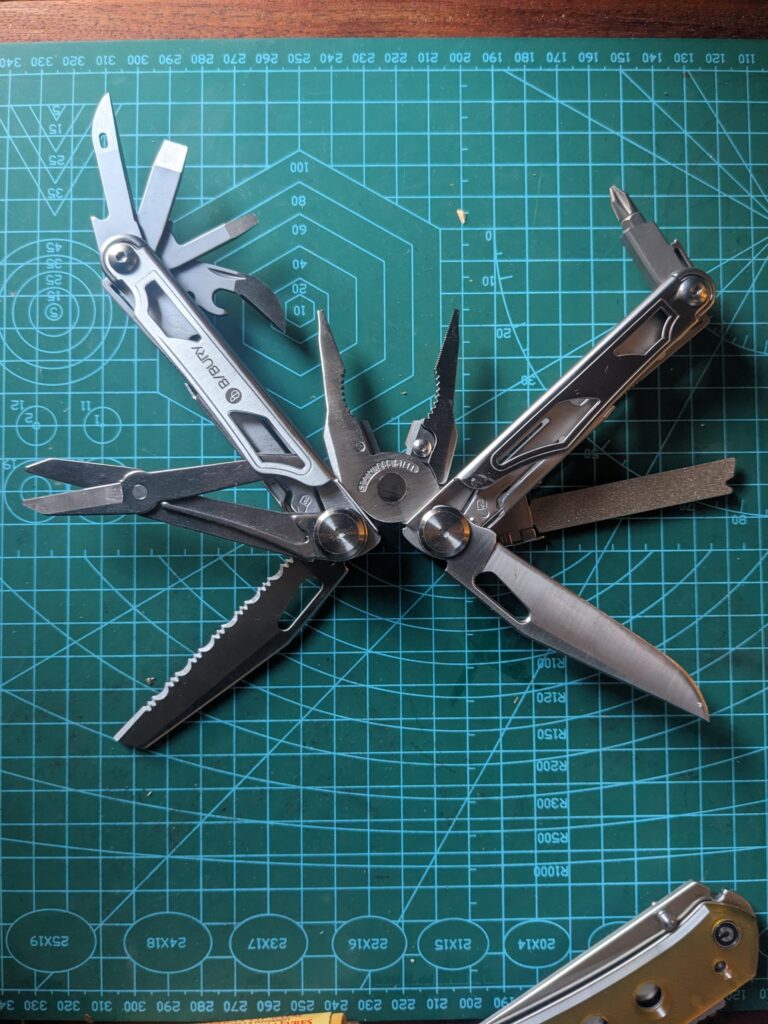 Finally got round to getting one of these, how'd I do? This is my first ever pliers-based multi-tool, and I think I've caught the bug... [Bibury Pro aka Daicamping dl30]