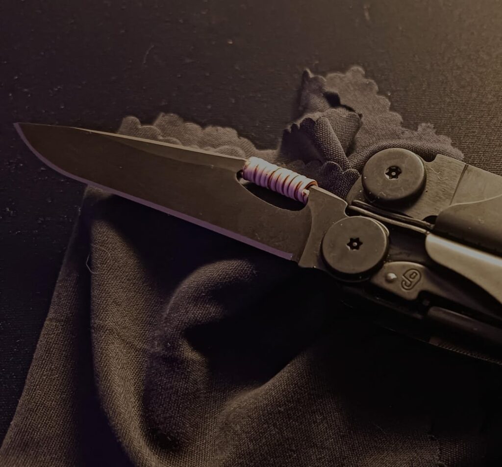 Leatherman Wave + Thumb Tab Mod