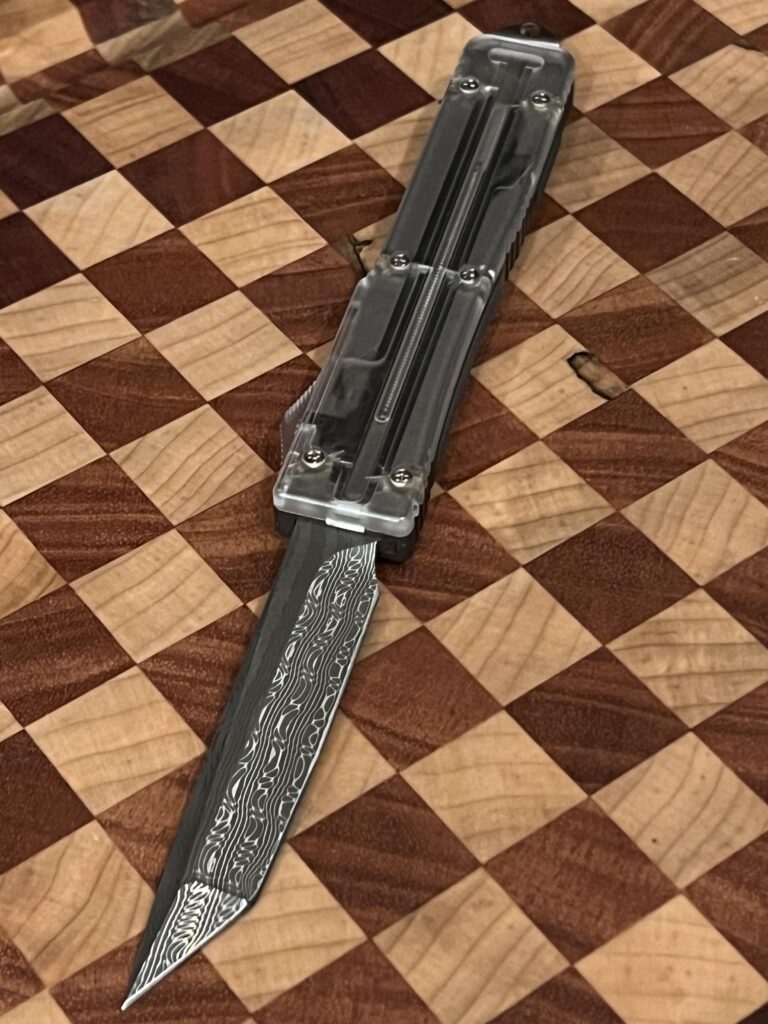 An authentic vintage Microtech snick snick from my collection for your viewing pleasure.