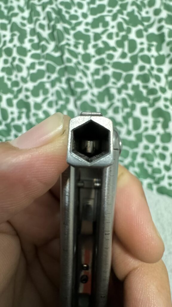 Don’t know how to remove a magnet from a hex driver