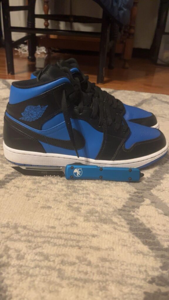 🔵⚫️