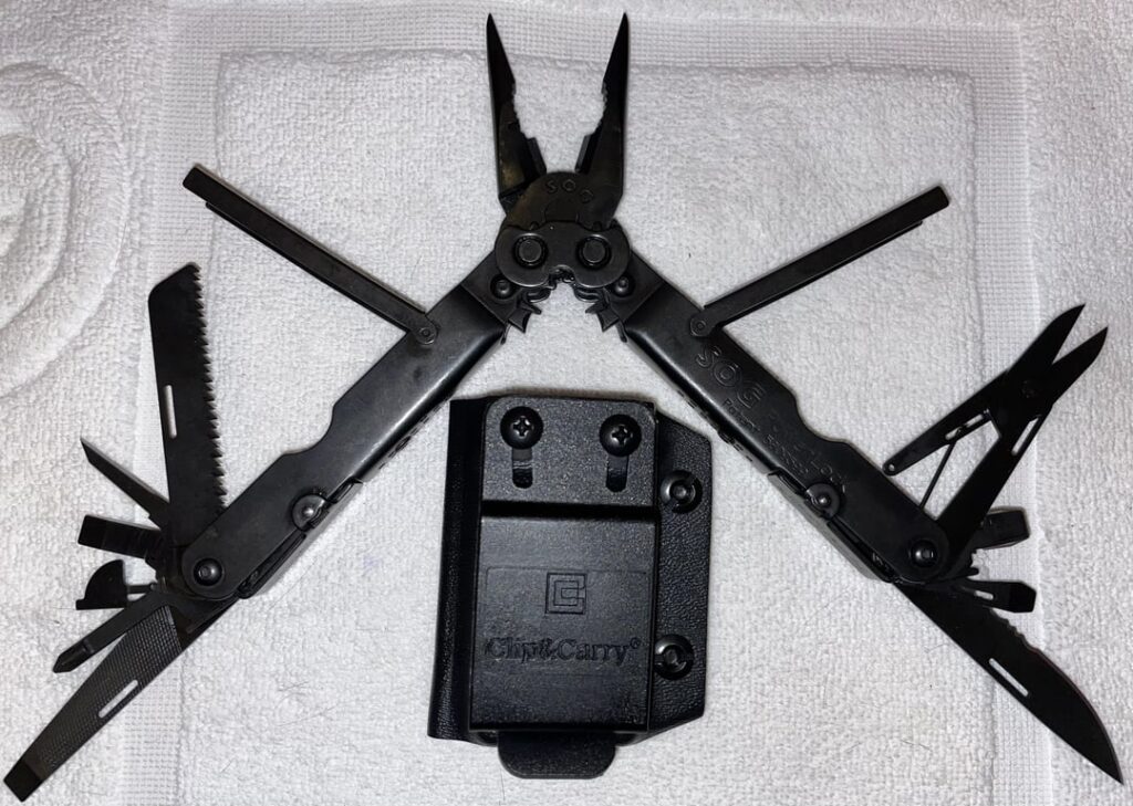 New (to me) SOG PowerLock and Clip & Carry Kydex Sheath